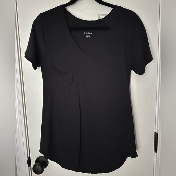 Z Supply Black Short Sleeve Tee w/ pocket - Picture 1 of 4